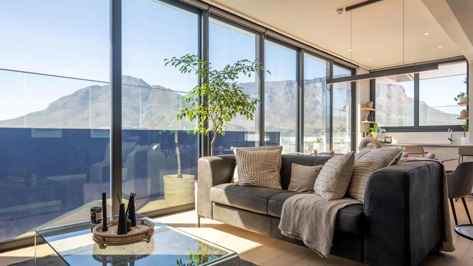 Highest Penthouse In City - Pool And Panoramic Views Cape Town